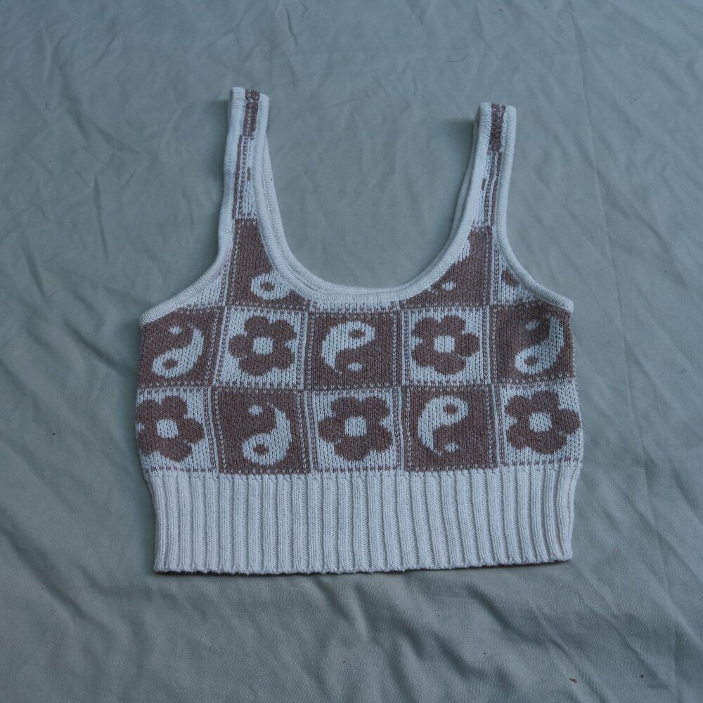 AMERICAN EAGLE CROPPED XS YIN YANG SWEATER TANK